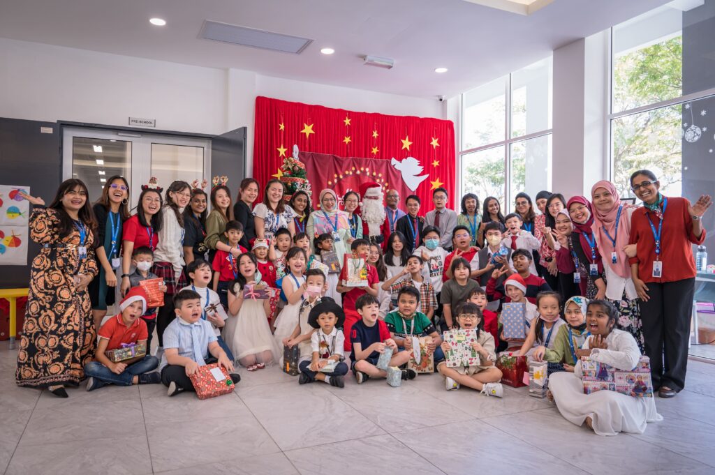 school-group-photo-for-christmas-party